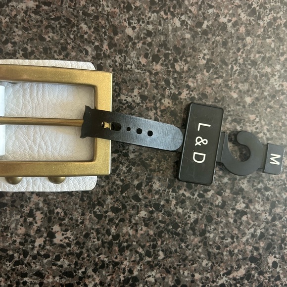 L & D Leather Studded Belt Size Medium 38” - Picture 5 of 6